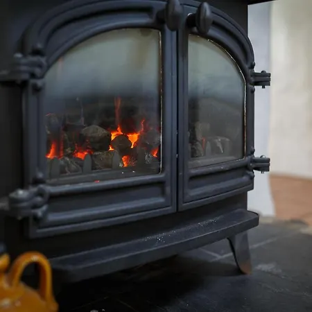 The Snug At Cornish Barn Holidays Holiday home *