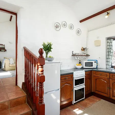 The Snug At Cornish Barn Holidays *